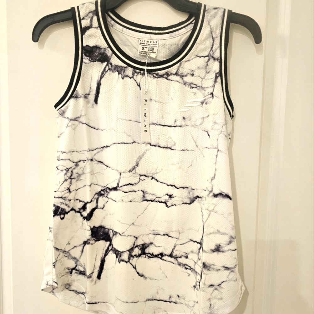 WOMEN'S FITWEAR BLACK AND WHITE MARBLED TANK TOP WITH ROUNDED HEM.  SIZE SMALL.